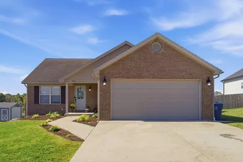 2004 White Oak Dr, Lawrenceburg, KY 40342