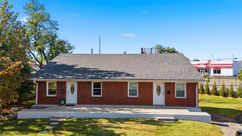 1999 Fair Oaks Dr, Lexington, KY 40504