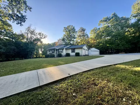1212 S Tanyard Rd, Cadiz, KY 42211