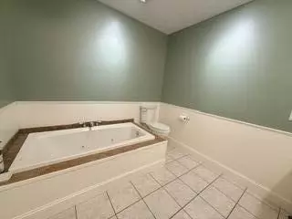 Bath - 15486 Riva Rdg, Rush, KY 41168 photo 2 of 4