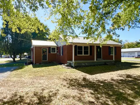 1959 W Steve Wariner Dr, Russell Springs, KY 42642
