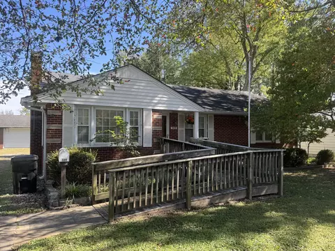 Exterior - 309 S 13th St, Murray, KY 42071 photo 2 of 8
