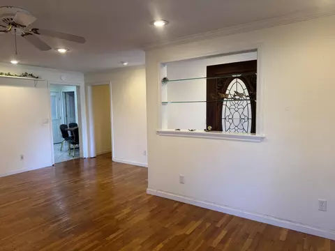 Living - 309 S 13th St, Murray, KY 42071 photo 5 of 5