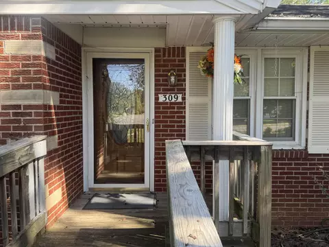 Exterior - 309 S 13th St, Murray, KY 42071 photo 3 of 8