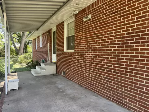 Exterior - 309 S 13th St, Murray, KY 42071 photo 4 of 8
