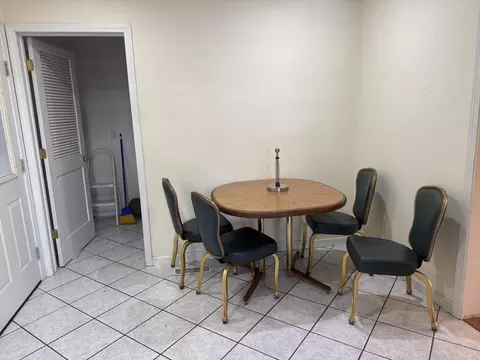 Dining - 309 S 13th St, Murray, KY 42071 photo 1 of 1