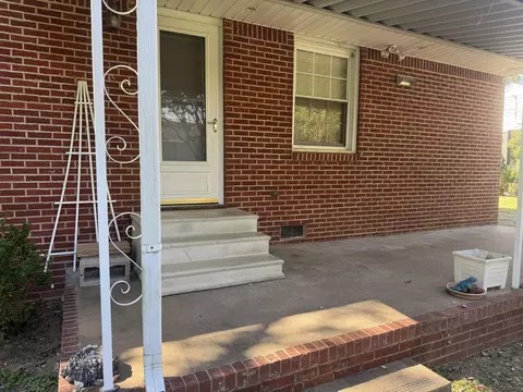 Exterior - 309 S 13th St, Murray, KY 42071 photo 5 of 8