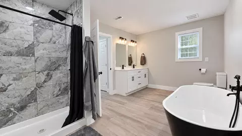 Bath - 21 Malibu Dr, Corbin, KY 40701 photo 1 of 4