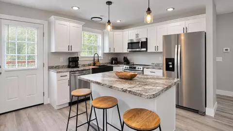 Kitchen - 21 Malibu Dr, Corbin, KY 40701 photo 1 of 4
