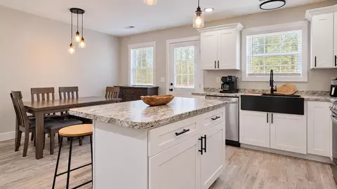 Kitchen - 21 Malibu Dr, Corbin, KY 40701 photo 3 of 4