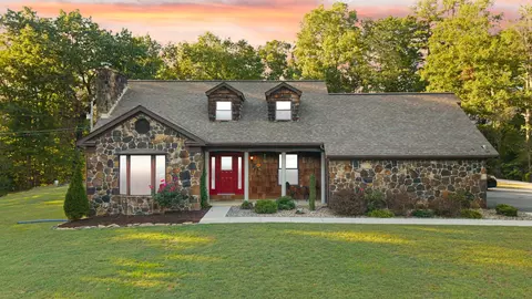 530 Childers Ridge Rd, Stearns, KY 42647