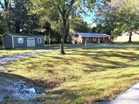 Exterior - 101 Gilbert St, Hazel, KY 42049 photo 3 of 7