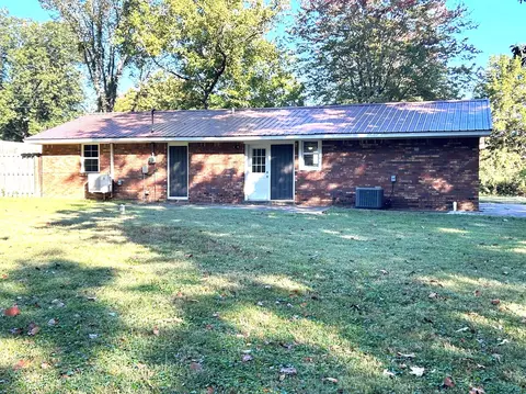 Exterior - 101 Gilbert St, Hazel, KY 42049 photo 4 of 7