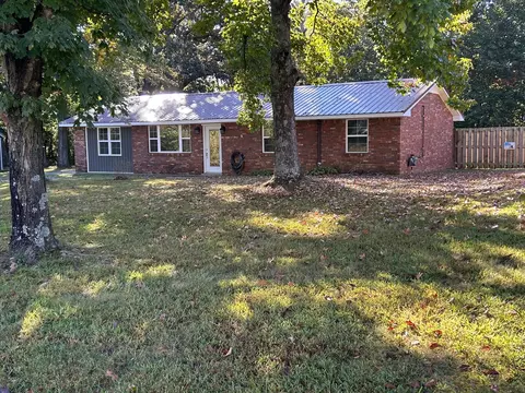 Exterior - 101 Gilbert St, Hazel, KY 42049 photo 2 of 7
