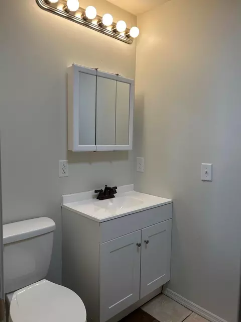Bath - 101 Gilbert St, Hazel, KY 42049 photo 1 of 3