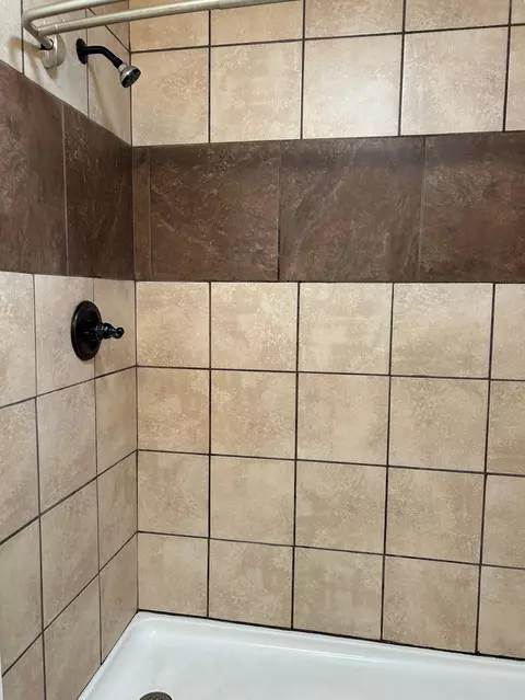 Bath - 101 Gilbert St, Hazel, KY 42049 photo 2 of 3