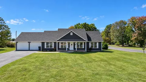 12 Kenzie Ln, Russell Springs, KY 42642