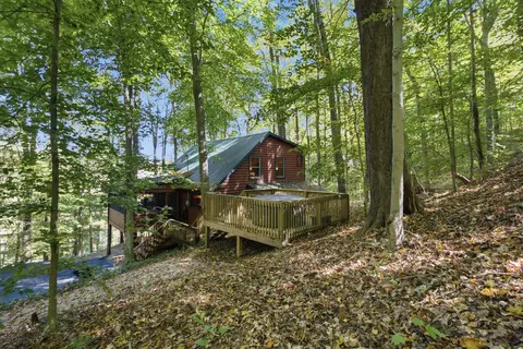 Exterior - 2 Diamond Dr, Stanton, KY 40380 photo 2 of 20