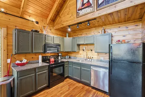 Kitchen - 2 Diamond Dr, Stanton, KY 40380 photo 4 of 4