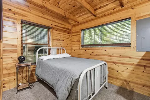 Bedroom - 2 Diamond Dr, Stanton, KY 40380 photo 3 of 6