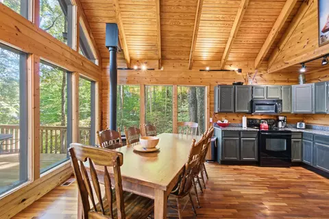 Dining - 2 Diamond Dr, Stanton, KY 40380 photo 2 of 4