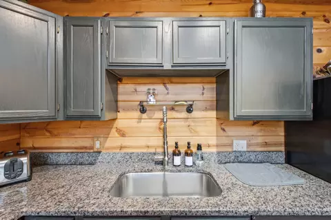 Kitchen - 2 Diamond Dr, Stanton, KY 40380 photo 3 of 4