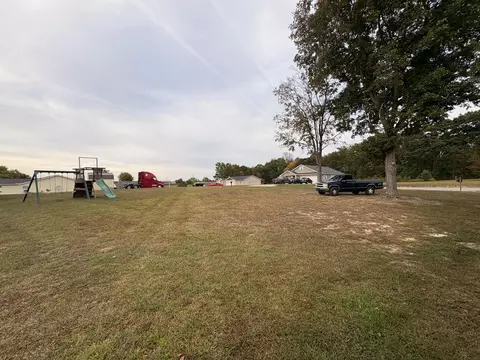Exterior - 166 Hickory Ridge Dr, Corbin, KY 40701 photo 5 of 8