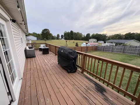 Exterior - 166 Hickory Ridge Dr, Corbin, KY 40701 photo 2 of 8
