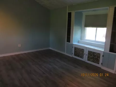 Living - 1332 Batts Rd, Wickliffe, KY 42087 photo 5 of 7