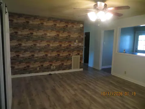 Living - 1332 Batts Rd, Wickliffe, KY 42087 photo 1 of 7