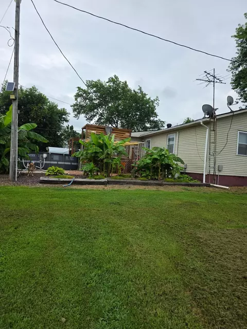 Exterior - 1332 Batts Rd, Wickliffe, KY 42087 photo 7 of 10