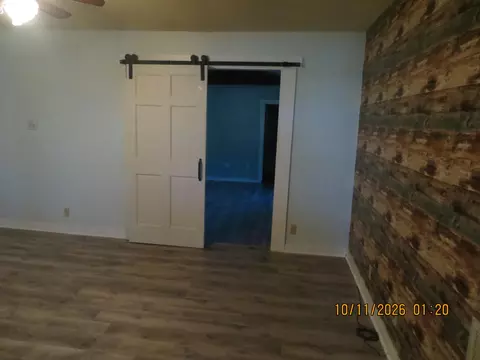 Living - 1332 Batts Rd, Wickliffe, KY 42087 photo 3 of 7