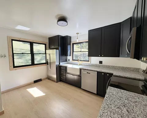 Kitchen - 68 Star Gap Rd, Stanton, KY 40380 photo 2 of 3