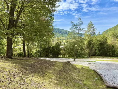 Exterior - 68 Star Gap Rd, Stanton, KY 40380 photo 7 of 11