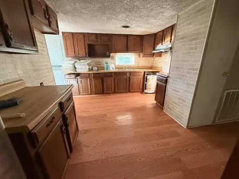 Kitchen - 1199 E 221 Hwy, Bledsoe, KY 40810 photo 1 of 1