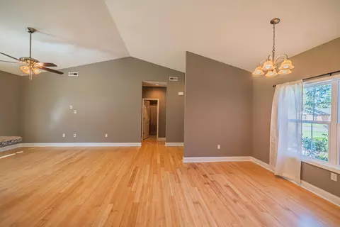 Living - 1709 Holiday Dr, Murray, KY 42071 photo 3 of 3