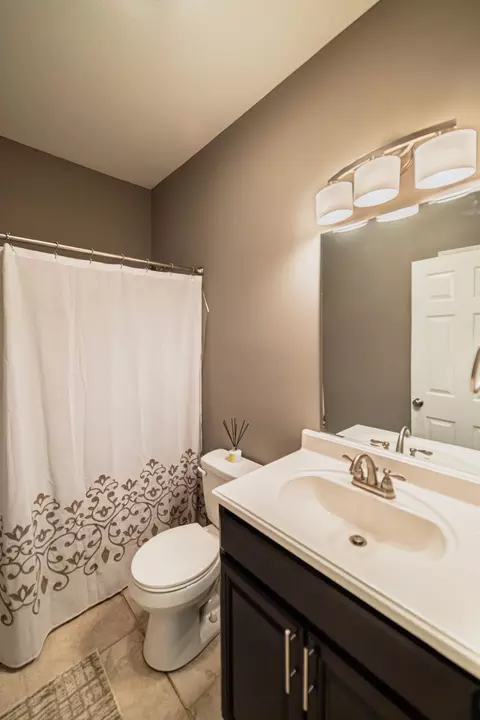 Bath - 1709 Holiday Dr, Murray, KY 42071 photo 6 of 6