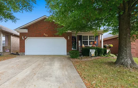 202 Virginia Ln, Nicholasville, KY 40356