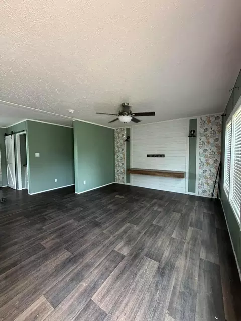 Living - 130 Patsy Rd, Irvine, KY 40336 photo 1 of 2