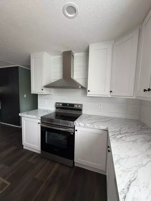 Kitchen - 130 Patsy Rd, Irvine, KY 40336 photo 1 of 2
