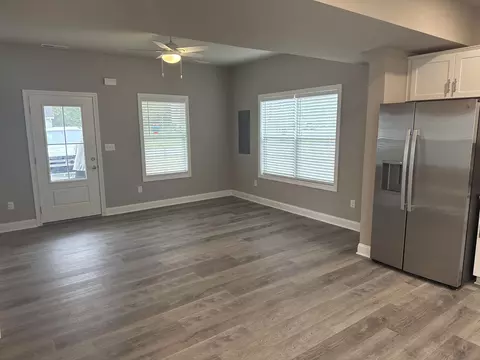 Living - 305 Fields St, Paris, KY 40361 photo 2 of 2