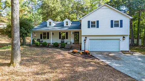 222 Sir Charles Ct, Calvert City, KY 42029