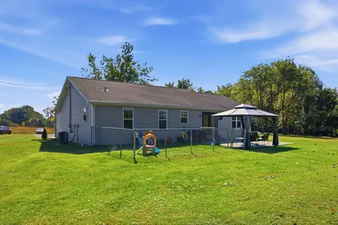 Exterior - 475 Flint Rd, Waco, KY 40385 photo 2 of 9