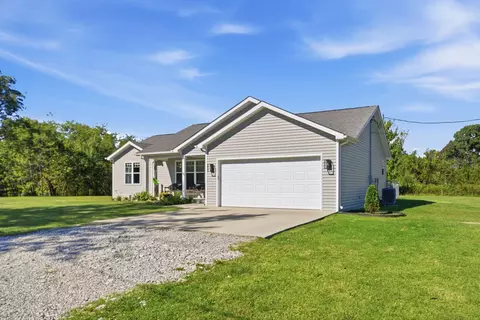 Exterior - 475 Flint Rd, Waco, KY 40385 photo 6 of 9
