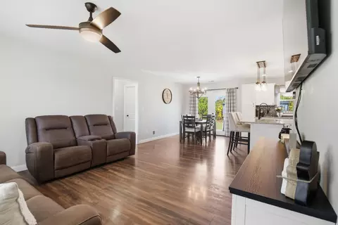 Entry Way - 475 Flint Rd, Waco, KY 40385 photo 2 of 3