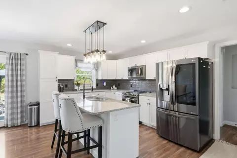 Kitchen - 475 Flint Rd, Waco, KY 40385 photo 2 of 4