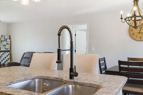 Kitchen - 475 Flint Rd, Waco, KY 40385 photo 4 of 4