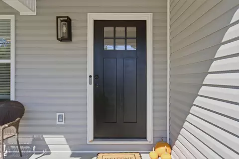 Entry Way - 475 Flint Rd, Waco, KY 40385 photo 3 of 3