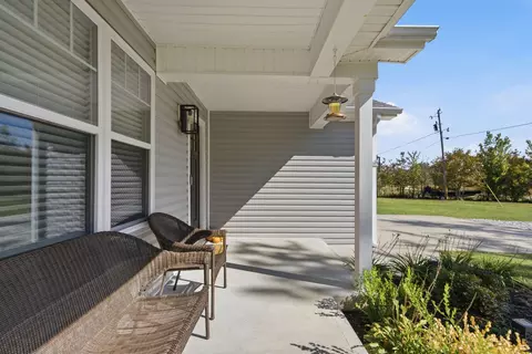 Exterior - 475 Flint Rd, Waco, KY 40385 photo 8 of 9