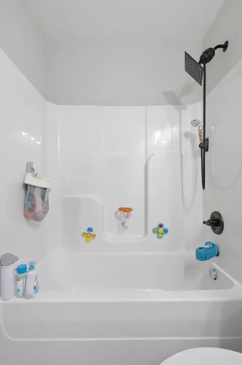 Bath - 475 Flint Rd, Waco, KY 40385 photo 4 of 4
